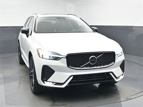 New 2026 Volvo XC60 B5 Core w/ Climate Package image 2