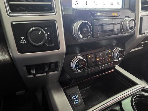 Used 2019 Ford F250 King Ranch w/ King Ranch Ultimate Package AWD/4WD image 22