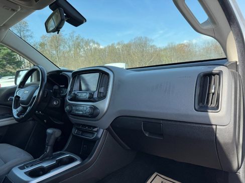 Used 2018 Chevrolet Colorado LT AWD/4WD image 19