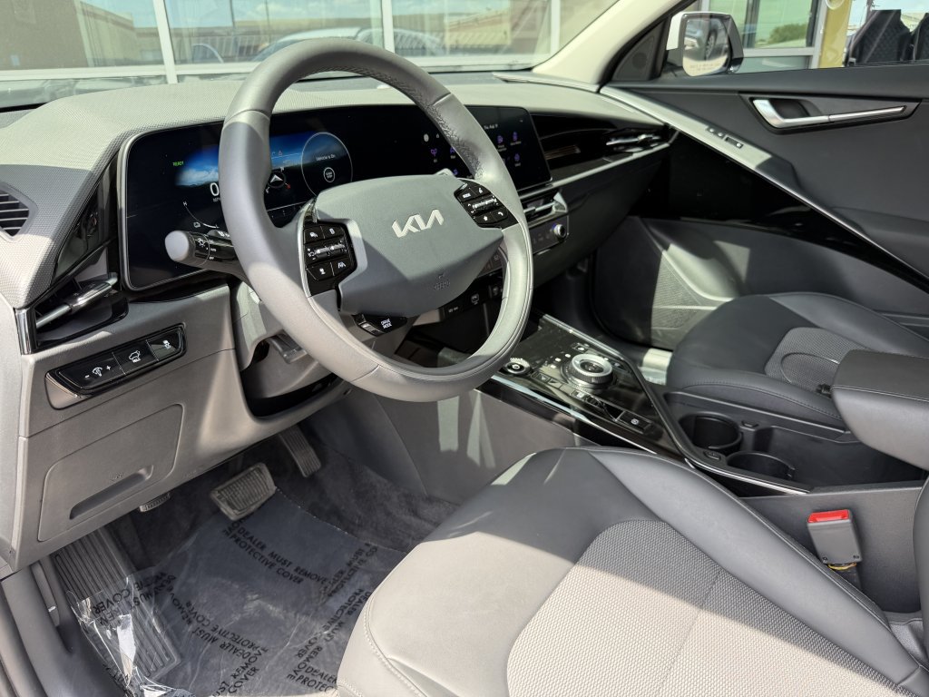 Used 2025 Kia Niro Wind FWD image 31