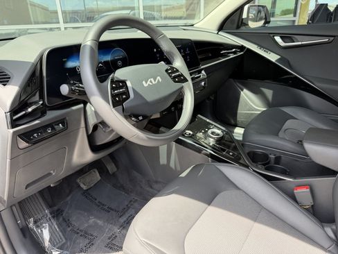 Used 2025 Kia Niro Wind FWD image 31