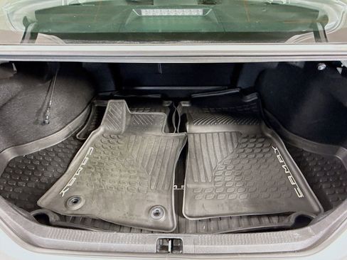 Used 2018 Toyota Camry LE image 23