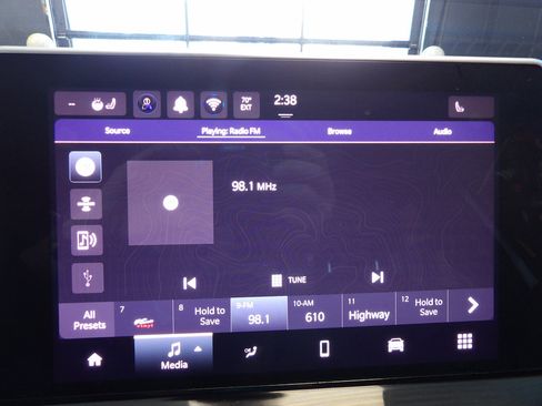 Used 2024 Jeep Compass Latitude w/ Sun and Sound Group AWD/4WD image 37