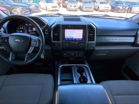 Used 2019 Ford F250 XLT w/ XLT Premium Package image 16