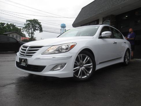 Used 2014 Hyundai Genesis 3.8 RWD image 27