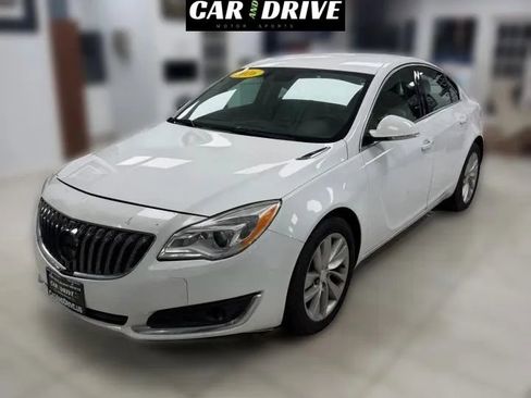 Used 2016 Buick Regal Sedan 4D image 1