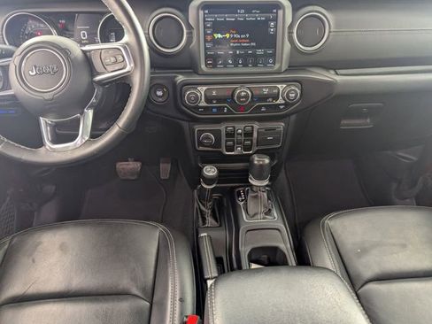 Used 2022 Jeep Wrangler Unlimited Sahara image 24