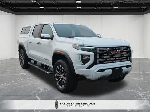 Used 2024 GMC Canyon Denali AWD/4WD image 3