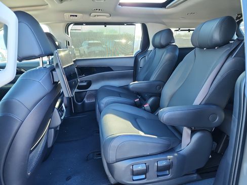 New 2025 Kia Carnival SX Prestige image 7