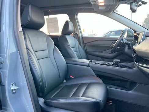 Used 2023 Nissan Rogue SL image 27