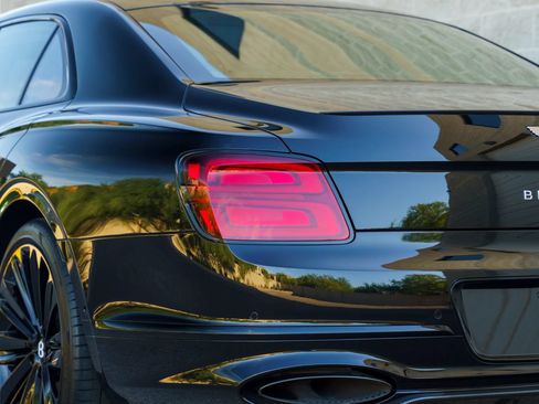 Used 2024 Bentley Flying Spur W12 AWD/4WD image 44