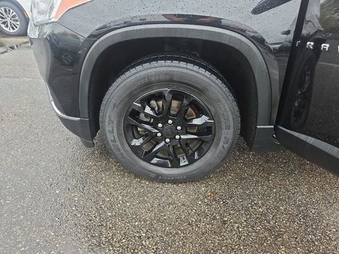 Used 2020 Chevrolet Traverse LT FWD image 27