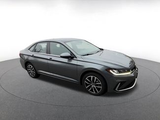 Used 2025 Volkswagen Jetta SE video 2