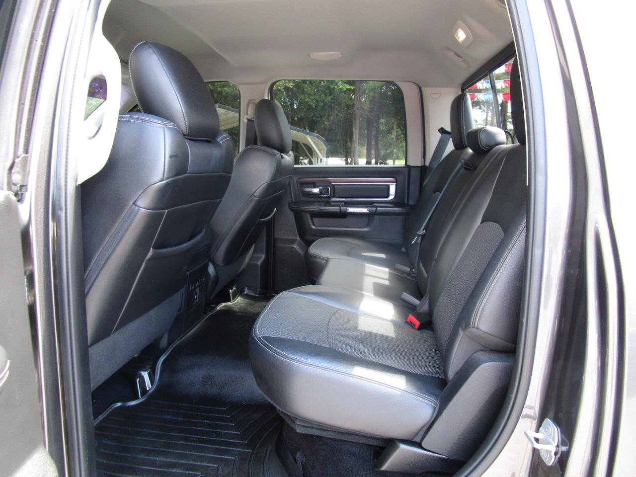 Used 2015 RAM 2500 Laramie w/ Convenience Group AWD/4WD image 21