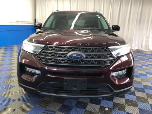 Certified 2022 Ford Explorer XLT w/ Equipment Group 202A image 6