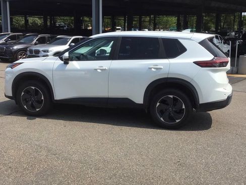 Used 2025 Nissan Rogue SV AWD/4WD image 8