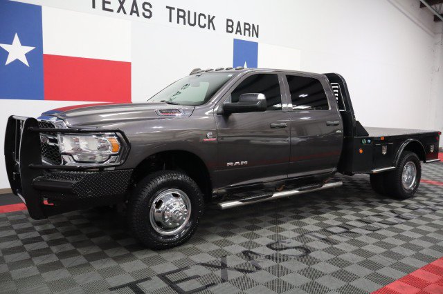 Used 2021 RAM 3500 Tradesman w/ Chrome Appearance Group AWD/4WD image 2