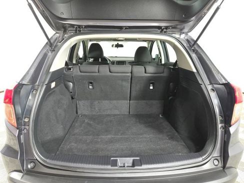Used 2017 Honda HR-V LX image 10
