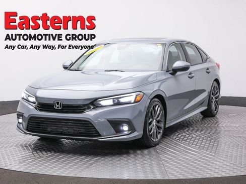 Used 2022 Honda Civic Touring image 1