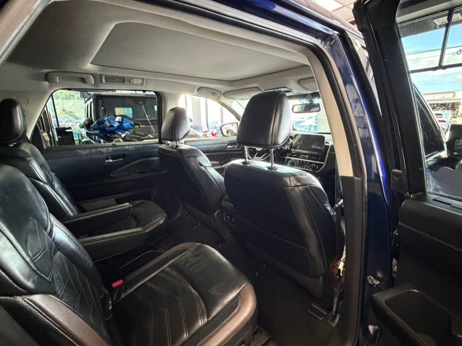 Used 2022 Nissan Pathfinder Platinum AWD/4WD image 38