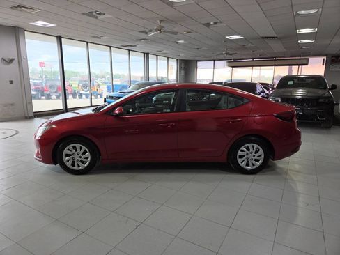 Used 2019 Hyundai Elantra SE image 4