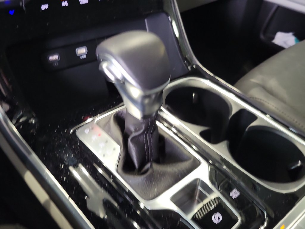 Certified 2024 Kia Carnival EX FWD image 26