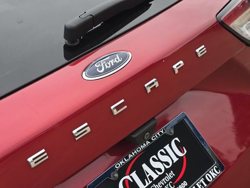 Used 2021 Ford Escape Titanium AWD/4WD image 34