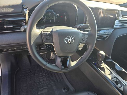 Used 2025 Toyota Camry SE image 24