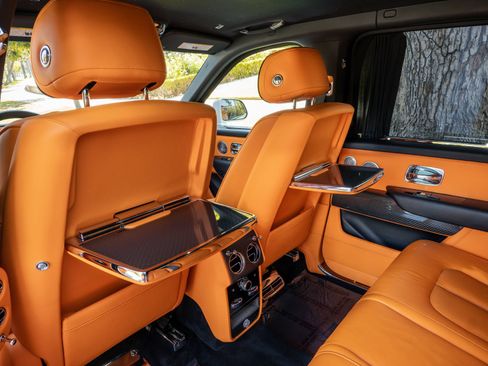 Certified 2023 Rolls-Royce Cullinan Black Badge w/ Driver's Package AWD/4WD image 23