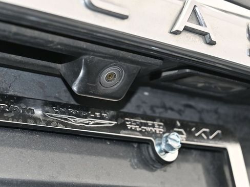 Used 2022 Volkswagen Atlas Cross Sport SE w/ Black Wheel Package image 38