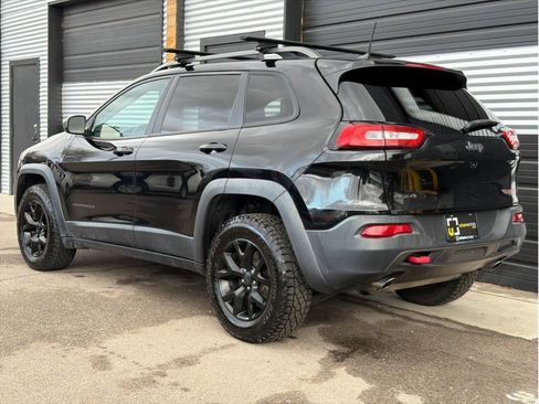 Used 2017 Jeep Cherokee Trailhawk w/ Comfort/Convenience Group image 7