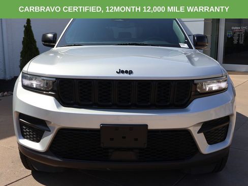 Used 2024 Jeep Grand Cherokee Altitude RWD image 2