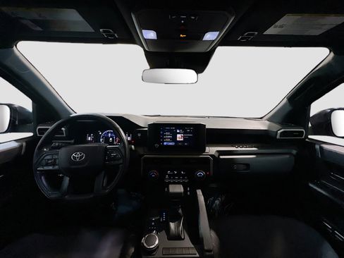 Used 2025 Toyota Tacoma SR image 15