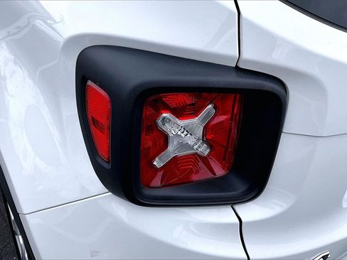 Used 2020 Jeep Renegade Latitude image 21