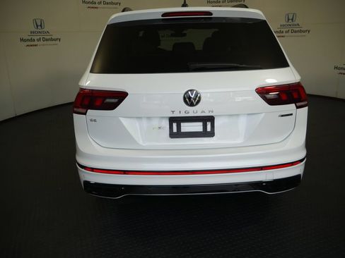 Used 2024 Volkswagen Tiguan SE R-Line AWD/4WD image 9