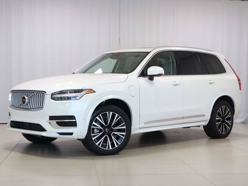 Used 2025 Volvo XC90 T8 Plus w/ Protection Package Premier AWD/4WD image 1