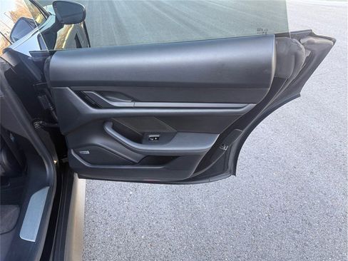 Used 2020 Porsche Taycan 4S image 36
