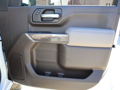 Used 2021 Chevrolet Silverado 2500 LTZ w/ LTZ Convenience Package image 34