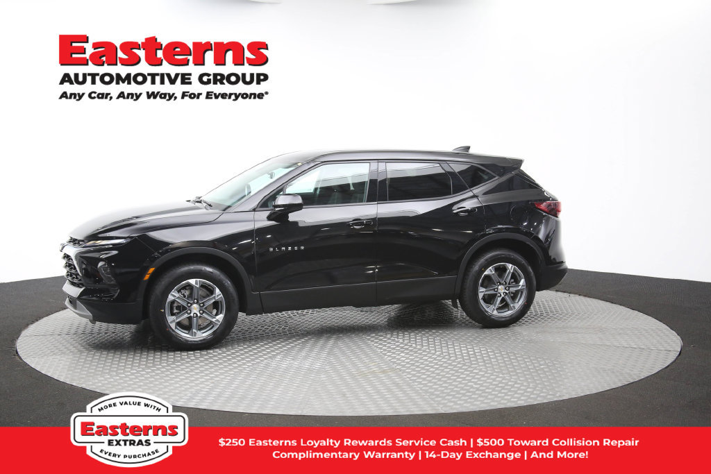 Used 2025 Chevrolet Blazer LT FWD image 61
