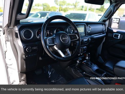Used 2022 Jeep Wrangler Unlimited Sahara image 17