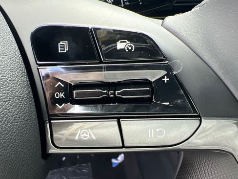 Certified 2025 Hyundai Elantra Sport image 25