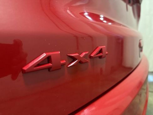 Used 2023 Jeep Compass Limited image 34