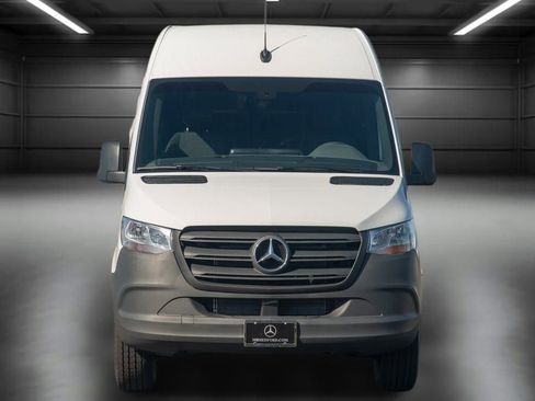 Used 2024 Mercedes-Benz Sprinter 2500 image 3