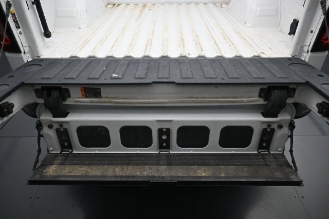 Used 2025 GMC Sierra 1500 SLT AWD/4WD image 10