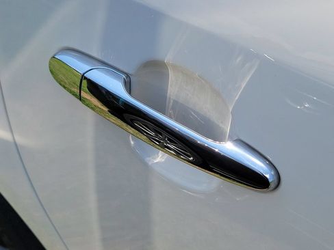 Used 2011 Buick Lucerne CXL FWD image 14