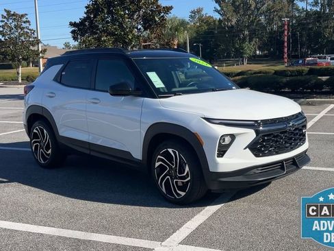 Used 2024 Chevrolet TrailBlazer RS image 2