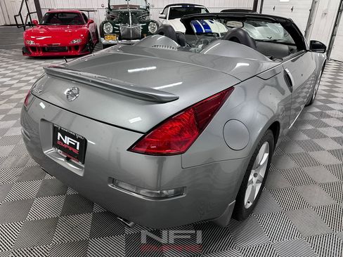 Used 2004 Nissan 350Z Touring RWD image 10