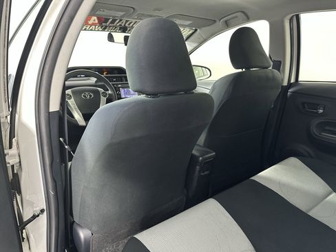 Used 2016 Toyota Prius C Two image 27