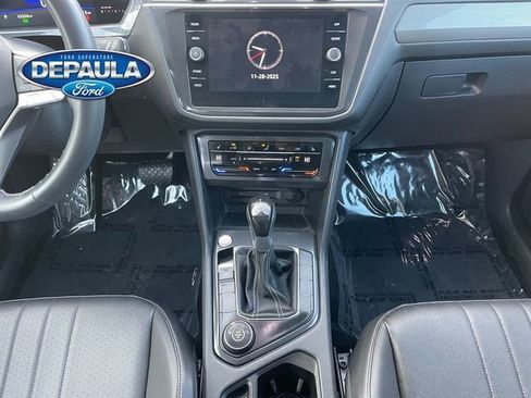 Used 2023 Volkswagen Tiguan SE w/ Panoramic Sunroof Package image 14