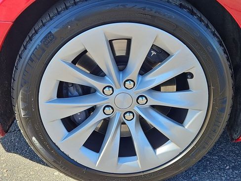 Used 2016 Tesla Model S 60D image 29